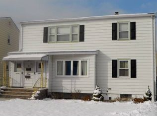 4 Reidel Ct, Secaucus, NJ 07094