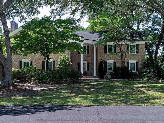 3rd image of 731 Knotty Pine Rd