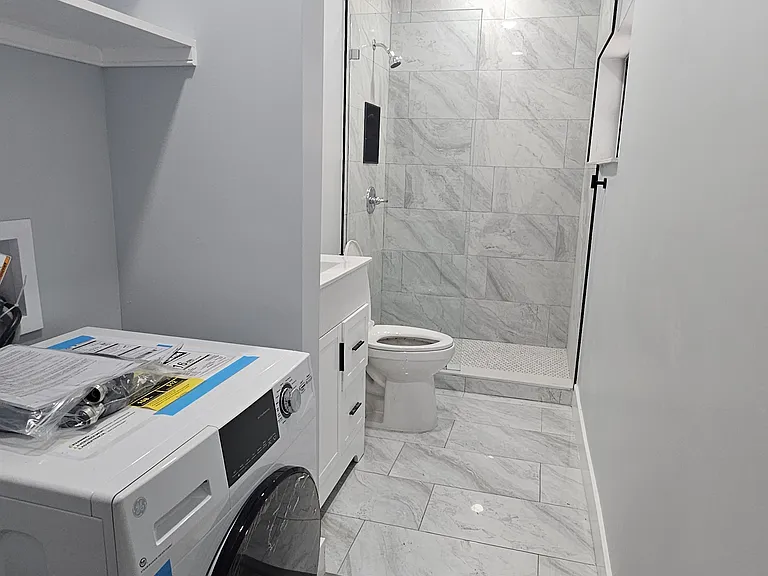 1202 NE 3rd Ave #3 — Photo 7