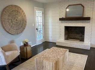 172 Thompson Pl, Gainesville, GA 30506