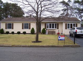 908 Lawrence Ave, Toms River, NJ