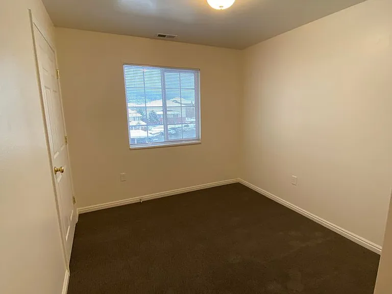 1693 N 400 W — Photo 6
