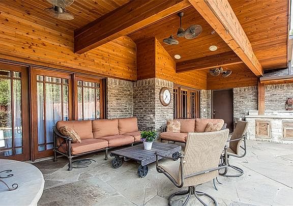 5th image of 9511 Shady Valley Dr