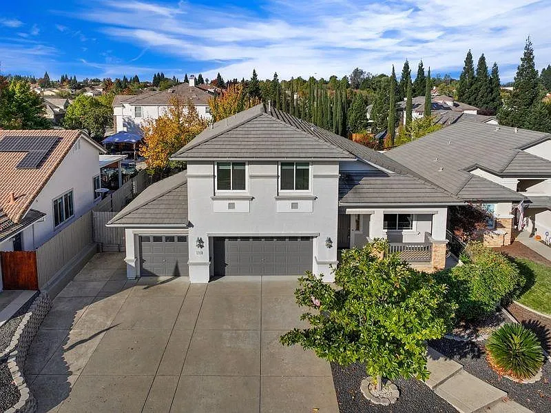 1215 Halidon Way photo 1