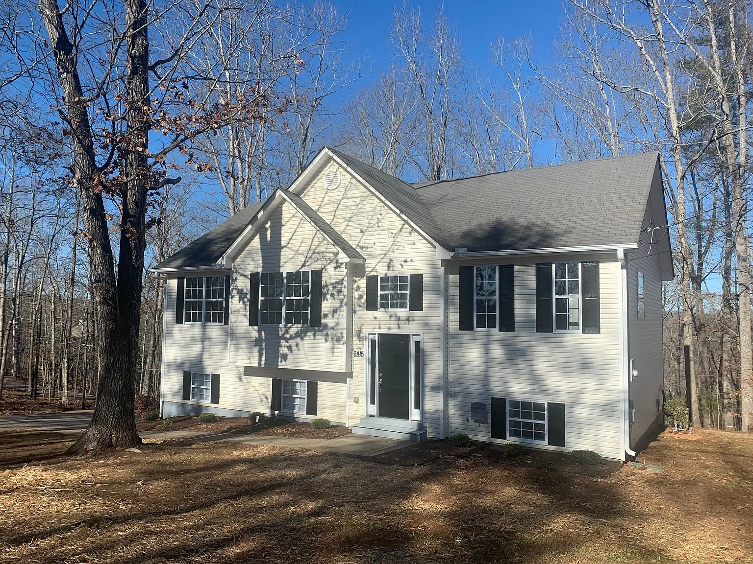 3 bed, 2000 sqft, $2,300 — Photo 1