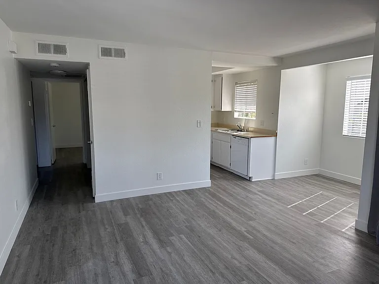 Reed and Brooke Apartments — Photo 27