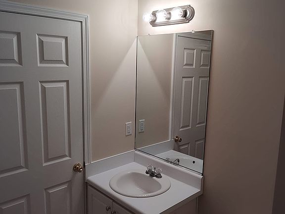 2nd image of 526 Southern Hills Dr