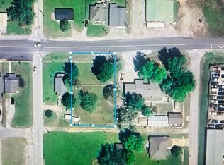 210 E Chestnut St, Coweta, OK 74429