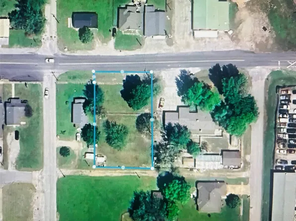 210 E Chestnut St, Coweta, OK 74429