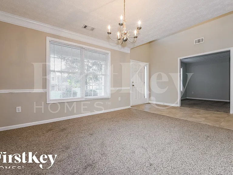 54 Windcrest Dr — Photo 4