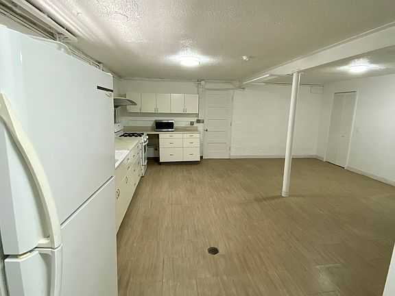 4th image of 5104 W Cornelia Ave #Basement