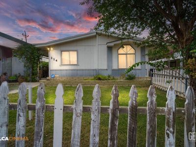 214 Par Ln, Bakersfield, CA, 93308