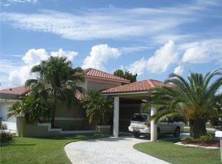 20040 Portcawl Dr, Hialeah, FL 33015