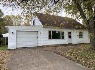 765 Eagle Creek Rd, Valparaiso, IN 46385