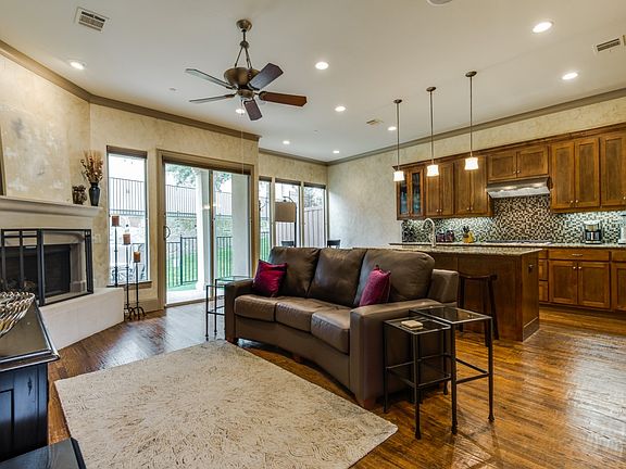 5th image of 14751 Stanford Ct