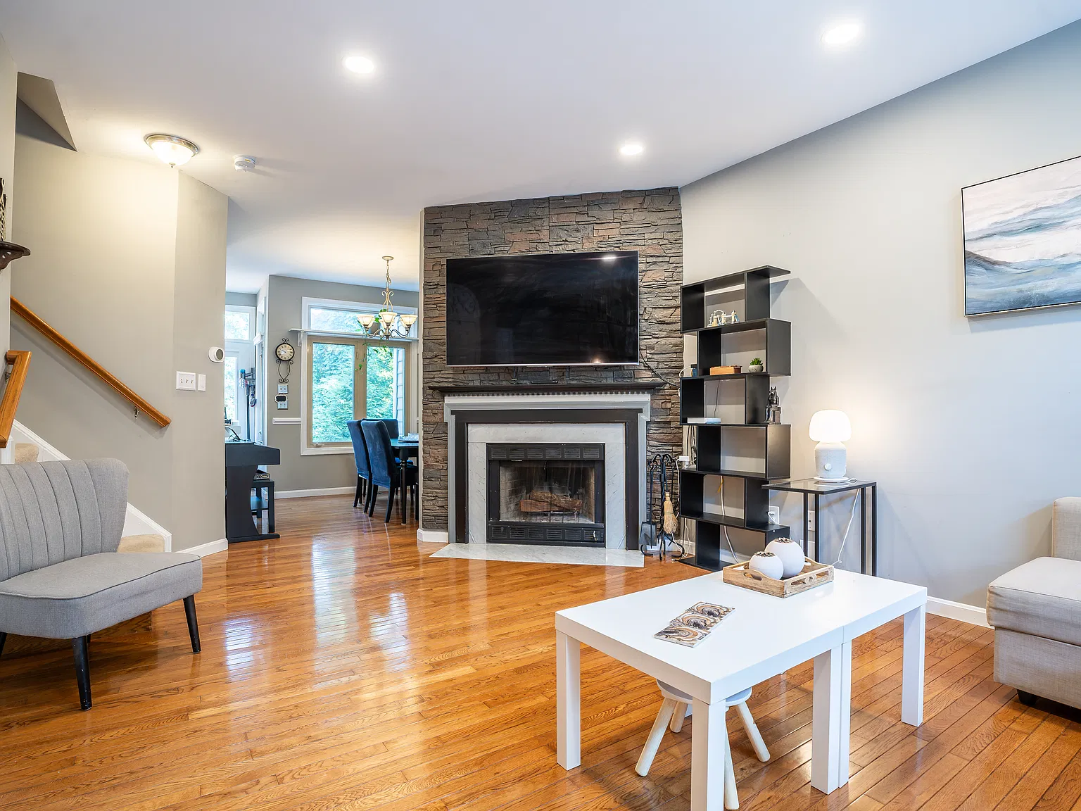 3 bed, 1930 sqft, $3,200 — Photo 4