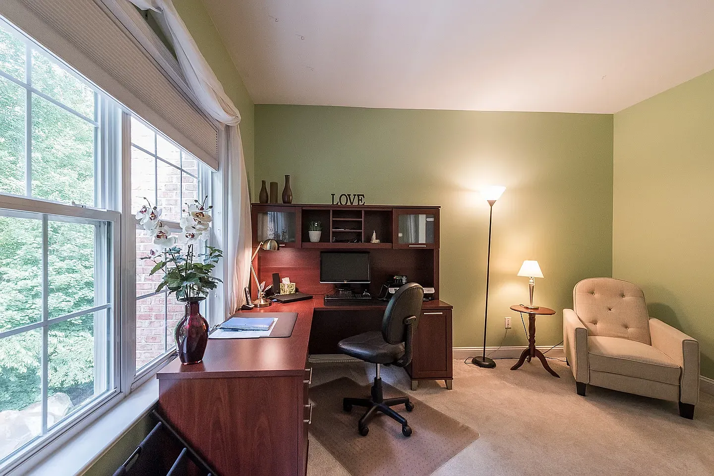 3 bed, 3.5 bath, 2742 sqft, $3,500 — Photo 4