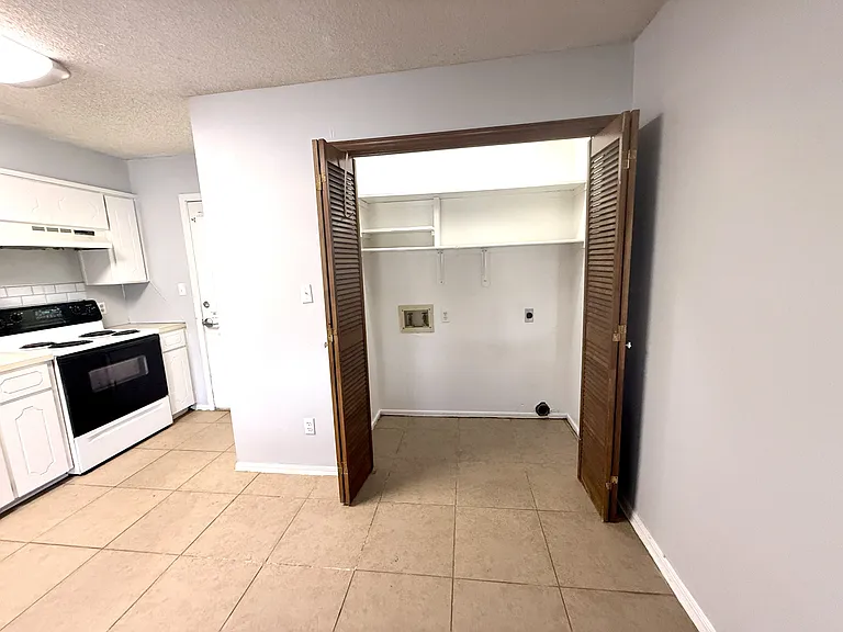 2206 Shenandoah Dr — Photo 7