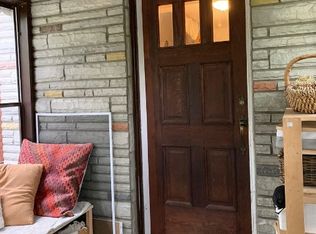 562 Main St, Toronto, ON M4C4Y4