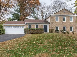 11601 Sansbury Ct, Potomac, MD