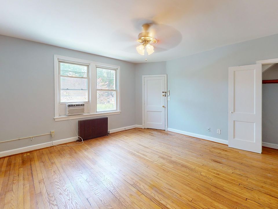 1st image of 4021 7th St NE