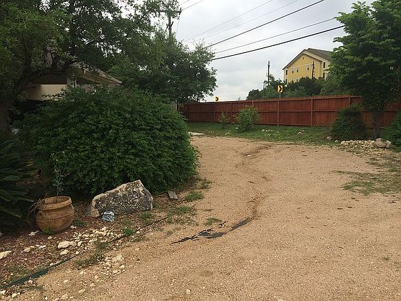 4th image of 7303 Moss Brook Dr
