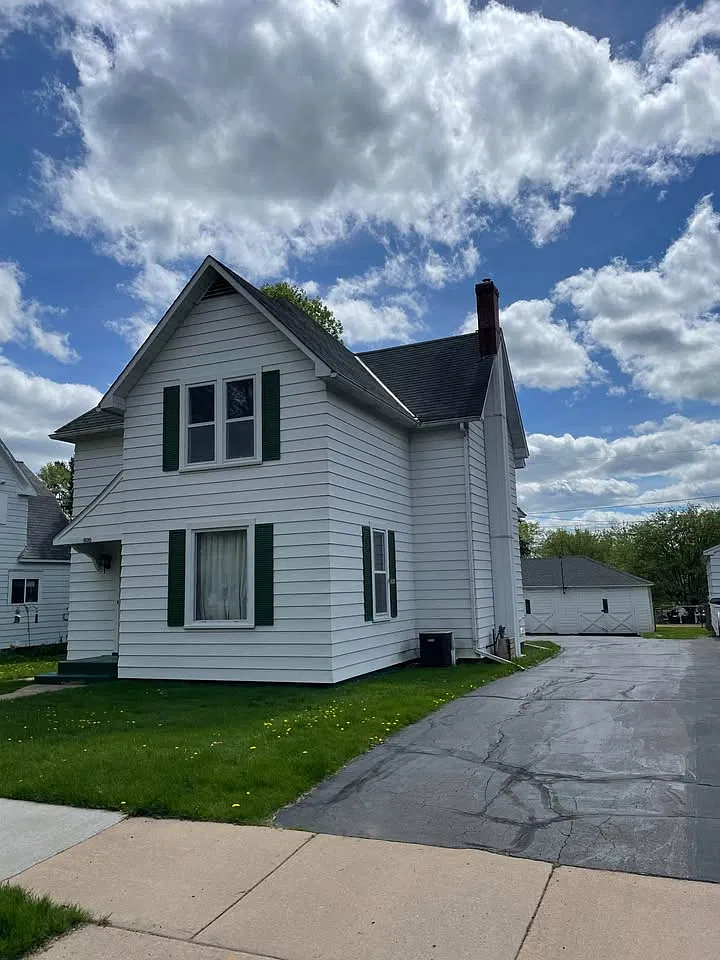 2 bed, $1,000 — Photo 2