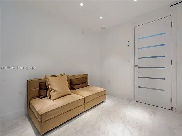 6423 Collins Ave — Photo 3