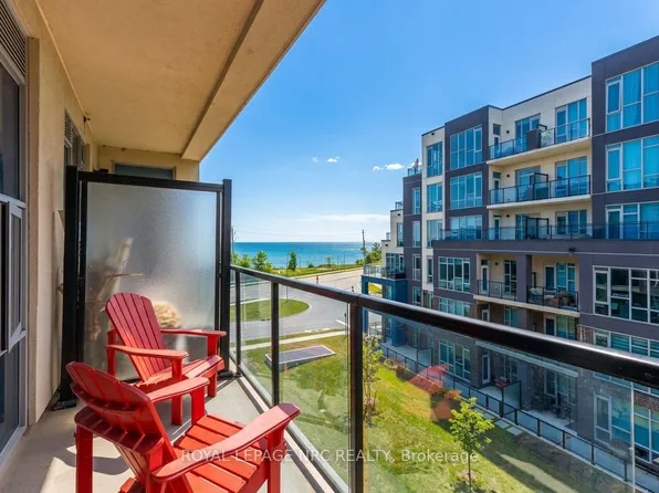 10 Concord Pl #412, Grimsby, ON L3M 0G6