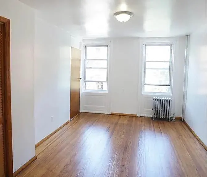138 Adelphi St #2 — Photo 4