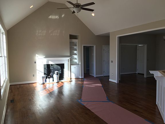 4th image of 1312 Waddell Ln