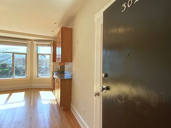 2nd image of 887 Bush St APT 302