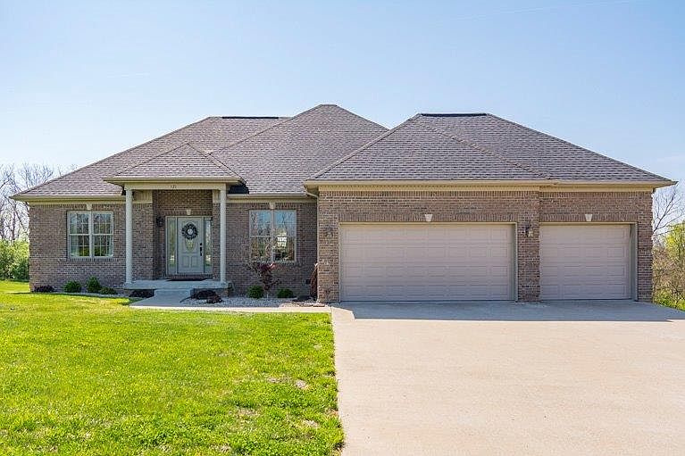1st image of 121 Seven Oaks Dr