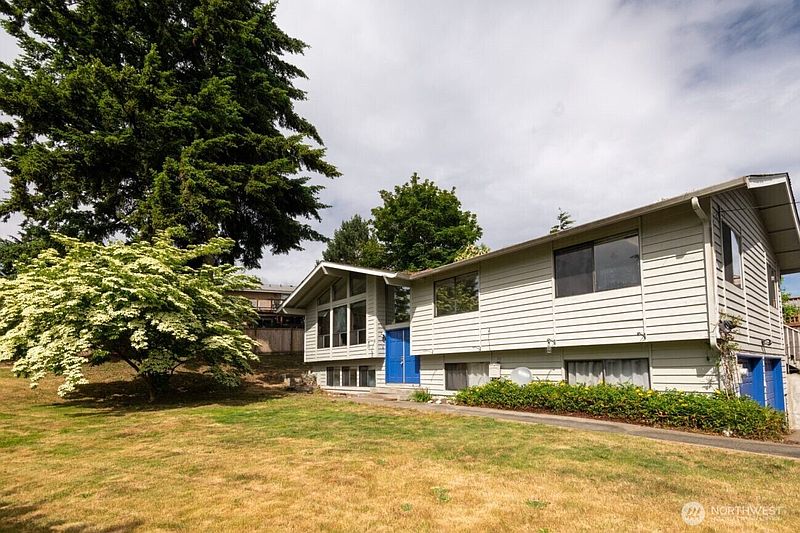 2nd image of 1702 Browns Point Boulevard