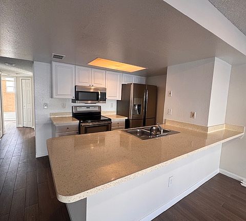 3rd image of 5006 Laguna Bay Cir APT 63