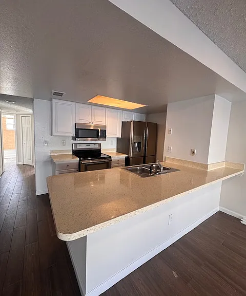 5006 Laguna Bay Cir #63 — Photo 3
