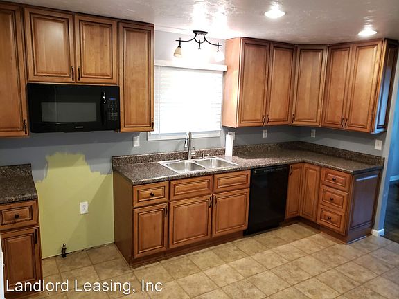 5th image of 1325 W 37th St