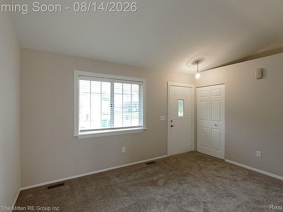 3rd image of 16222 Hillsbriar Dr