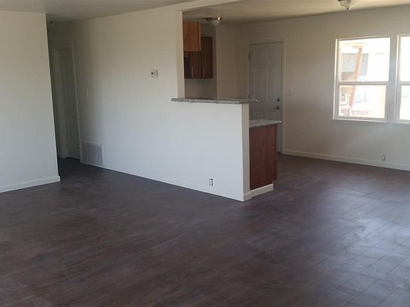 3rd image of 5055 Sunflower Dr