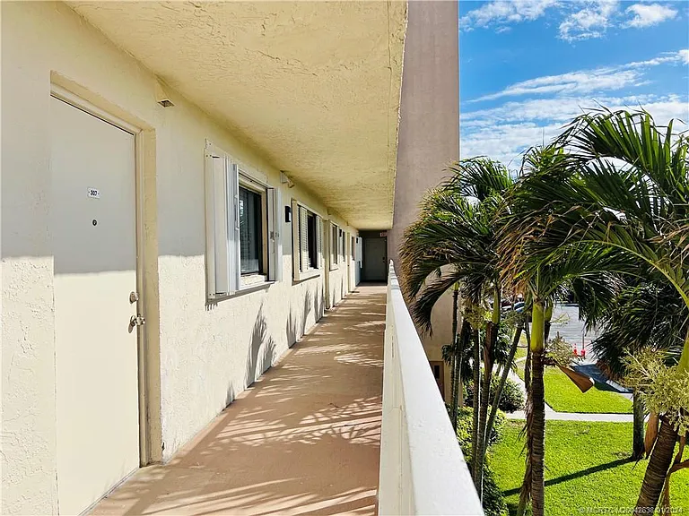 10102 S Ocean Dr #307A — Photo 35