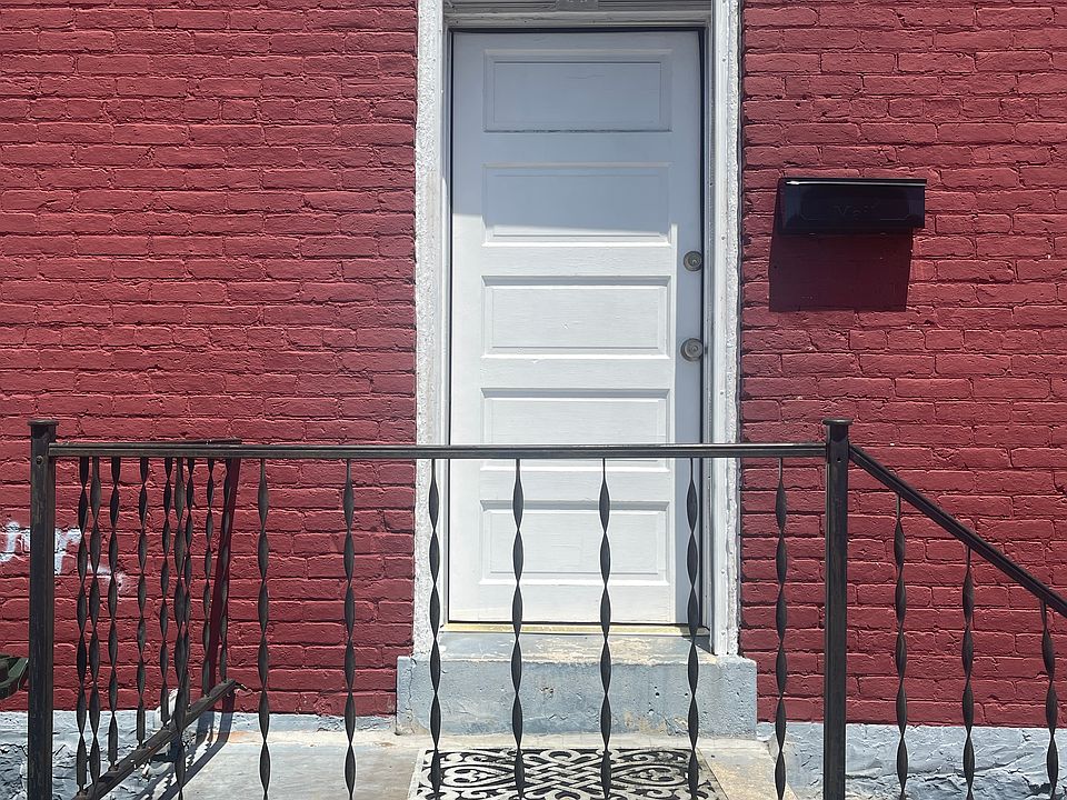 1st image of 712 W Franklin St #712