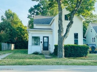 217 Saint Marys Pkwy, Manistee, MI 49660