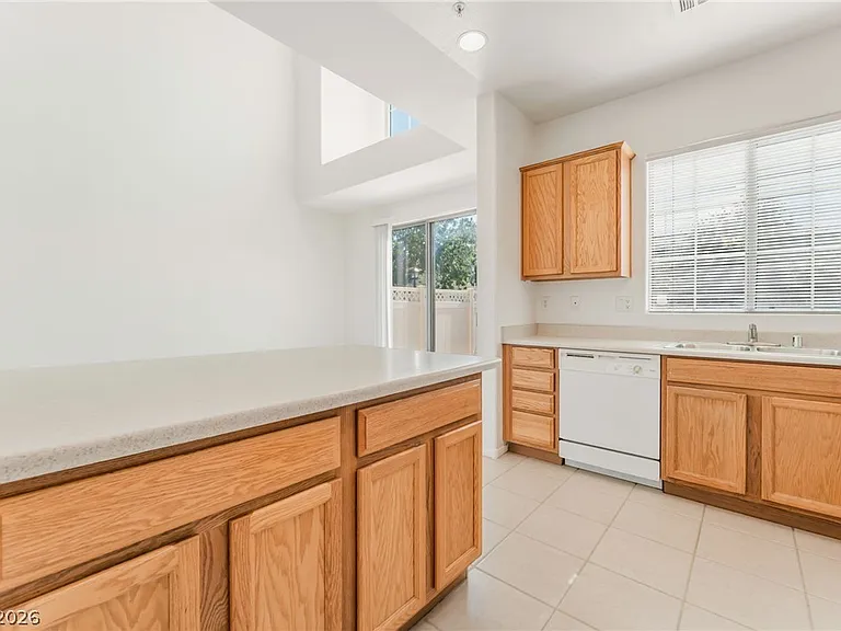 6434 Buttercup Creek St — Photo 10