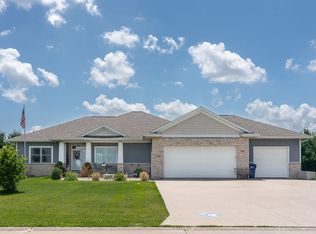 1246 Hawkeye Ln, West Liberty, IA 52776