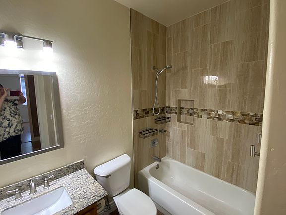 5th image of 700 W Kent Pl