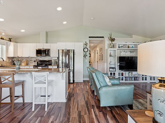 3rd image of 6752 Salal Pl
