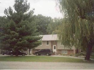 876 Raintree Rd, Warsaw, IN 46582