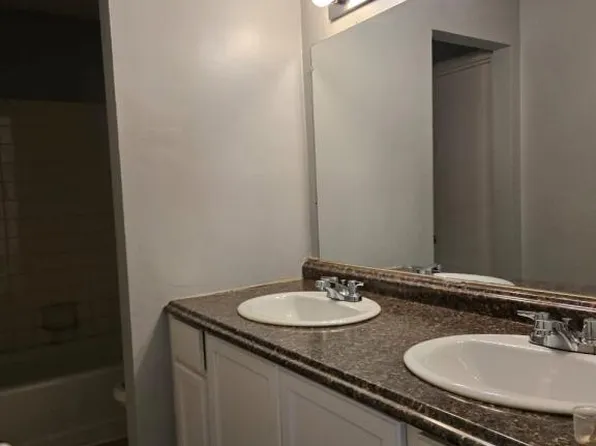 5140 Highpoint Rd, Union City, GA