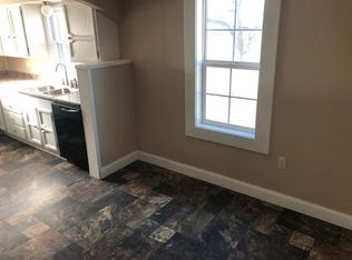 7060 NW Mace Rd, Parkville, MO 64152