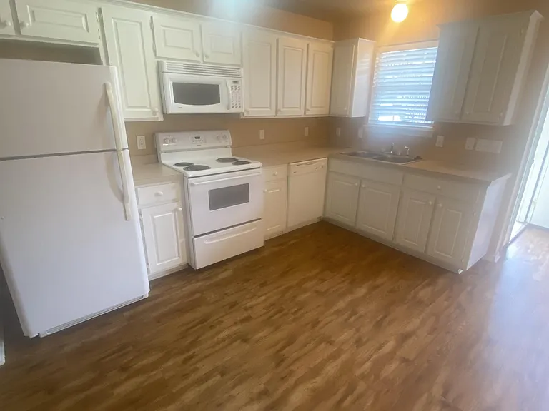 815 N 48th St — Photo 9